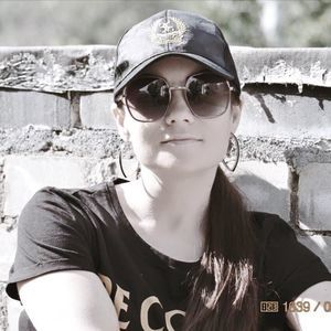 Meet your Posher, Lana